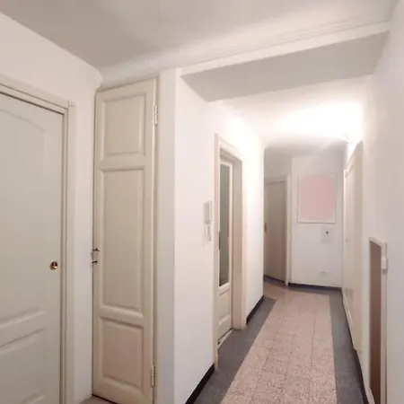 Bel Dans Le Centre De Milan